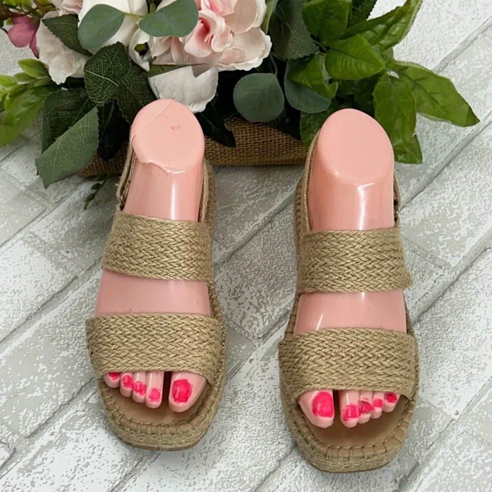 Women's Tan Woven Sandals